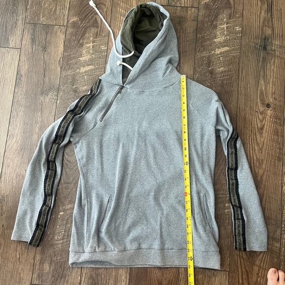 Ampersand Ave Doublehood It's a Must Gray Camo Stripe Hoodie Women's Sz Large - Picture 2 of 6